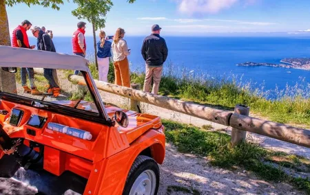 Discovery of the city of Nice by electric Méhari