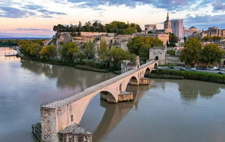 Aix en Provence and Avignon city of Popes Private Tour