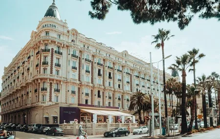 Private Transfer From Nice To Cannes With a 2 Hour Stop