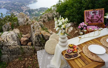 Private Painting Experience with Picnic in Nice