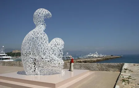 6 Hours Tour to Nice, Antibes, Grasse