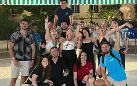 Bar Crawl in Nice the Ultimate Experience with night club