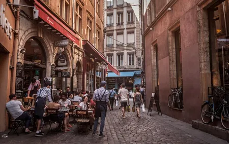 Food Tour in Lyon – A Full Taste of France by Do Eat Better