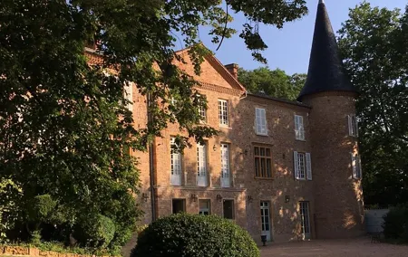 Gourmet walk in the gardens of Château Champ-Renard