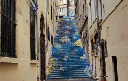 Access to a Self-Guided Tour to Traboules de Lyon: Croix-Rousse