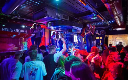 Lyon: Riviera Bar Crawl Party with Free Shots and VIP Entry