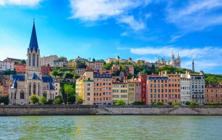 4 hours Lyon private tour with Hotel Pick up and Drop