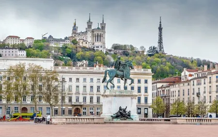 Lyon Self Guided Walking Tour with an App