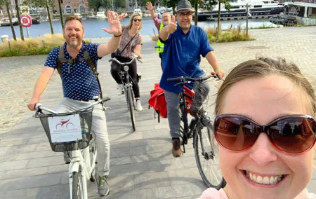 Guided Bike Tour: 2 Hours Highlights of Antwerp