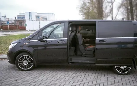 Antwerp Shuttle Transfer <-> Schipol Airport Amsterdam (1 to 8 Places)
