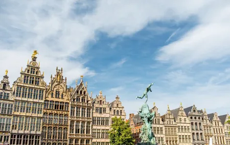 Surprise Walk of Antwerp with a Local