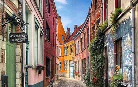 Charlie's Private Off The Beaten Path Tour (Ghent)