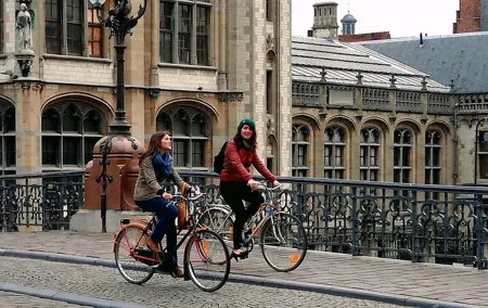 Small-Group Food Tour in Ghent by Bike