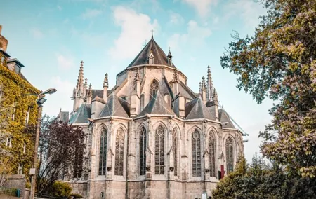 Discover Mons while playing! Escape game - The alchemist