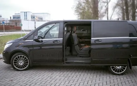 Taxi Ghent < - > Schipol Airport Amsterdam (1 to 8 Seats )