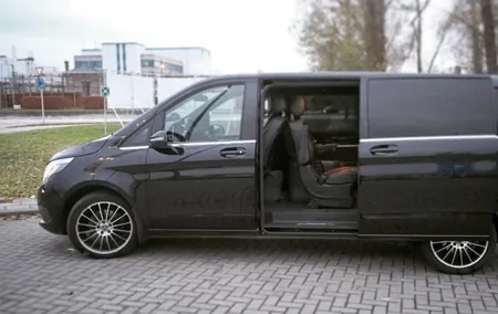 Taxi Ostend < - > Luxembourg (1 to 8 places)
