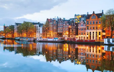 Private transfer from Rotterdam to Amsterdam, 2h Sightseeing Stop
