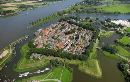 Private Tour from Rotterdam to Historic Towns Mills and Castle