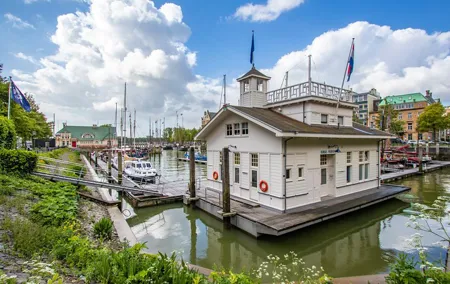Historic Rotterdam: Exclusive Private Tour with a Local