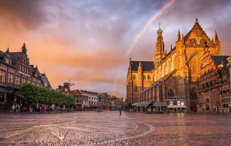 Private transfer from Rotterdam to Amsterdam, 2h Stop in Haarlem