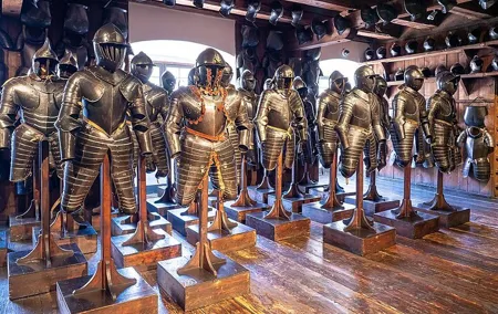 Graz: Skip the Line Landeszeughaus Private Guided Tour
