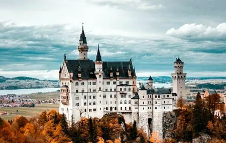 Neuschwanstein Castle and Linderhof Private Tour from Munich