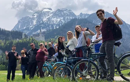 Neuschwanstein Castle by Bus Incl. Bike Ride or Hohenschwangau