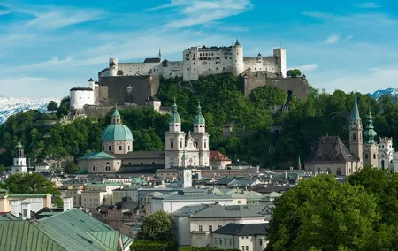 Salzburg and Lake District Day Tour from Munich