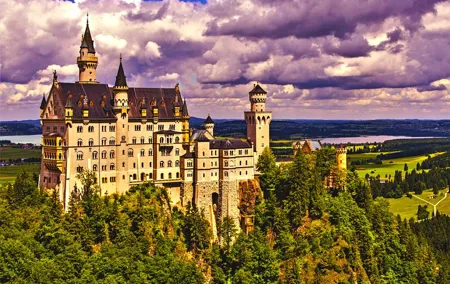 Private Tour of Neuschwanstein Castle & Highline 179 from Munich