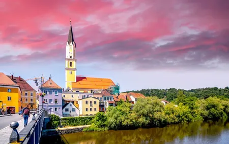 Private transfer from Munich to Vilshofen, 2 hours in Dachau