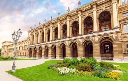 Munich Residenz Palace, Museum and Treasury Private Tour