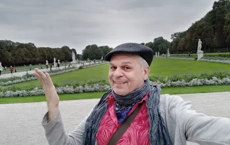 Munich: Castle Nymphenburg VIP-Tour with ticket