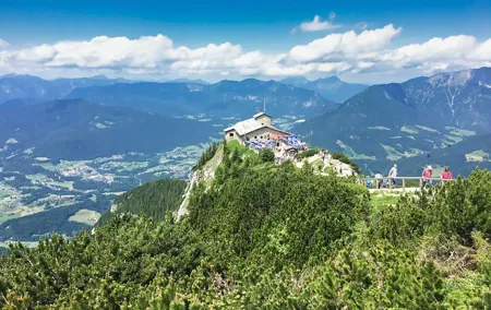 Private Transfer from Munich to Salzburg with 3h on Eagle's Nest