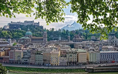 Private tour Salzburg and the Lake District from Munich