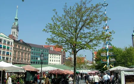 Private Munich Viktualienmarkt Food Tour with Lunch and Free Beer