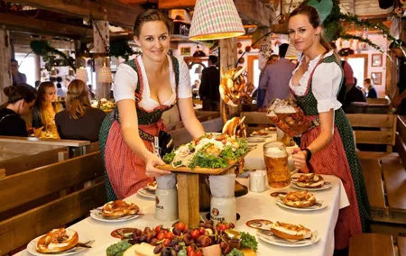 Private VIP Oktoberfest, Table, 3-Course-Menu, Beer & Champagne