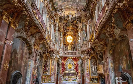Historic Munich: Exclusive Private Tour with a Local
