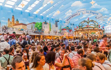 Private Oktoberfest with Table, Meal and Beer & Munich Old Town