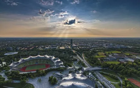 Private Scenic Transfer from Nuremberg to Munich with 4h of Sightseeing
