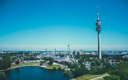Private Scenic Transfer from Nuremberg to Munich with 4h of Sightseeing