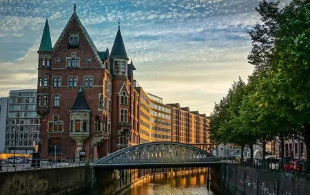 Hamburg Private Walking Tour with a Local