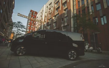 Hamburg Driverguide 4 hrs. - max. 7 persons