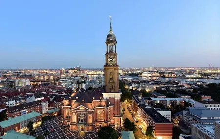 Hamburg Highlights: A Walk Through History, War & Wonder