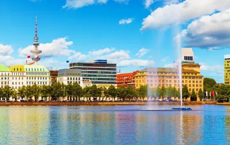 Hamburg : Private Custom Walking Tour With A Guide (Private Tour)