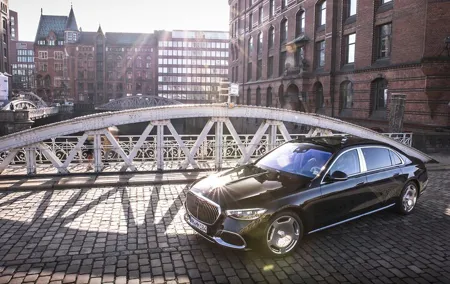 Private sightseeing tour with a luxury sedan - Mercedes-Maybach