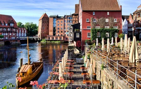 Hamburg Old Town Highlights Private Walking Tour