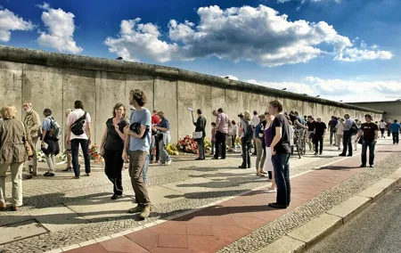 Private Transfer From Hamburg to Berlin With a 2 Hour Stop