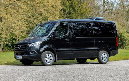 Airport Transfer Luxury Van 8-seater (max. 8 PAX)