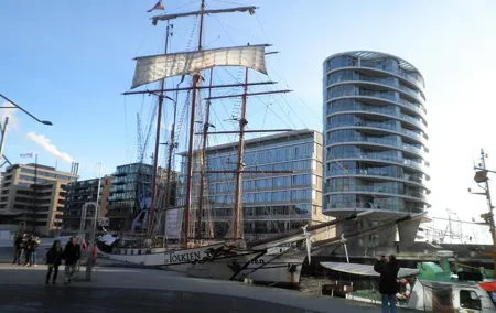 Down Town to Speicherstadt, HafenCity and Elbphilharmonie