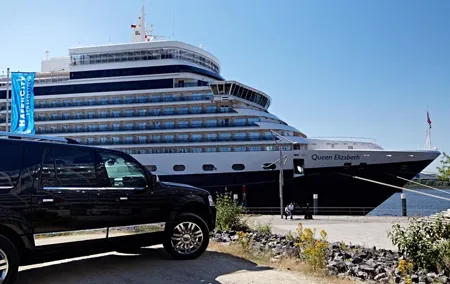 Private luxurious 6 hour Tour to Lübeck with a former Policeman